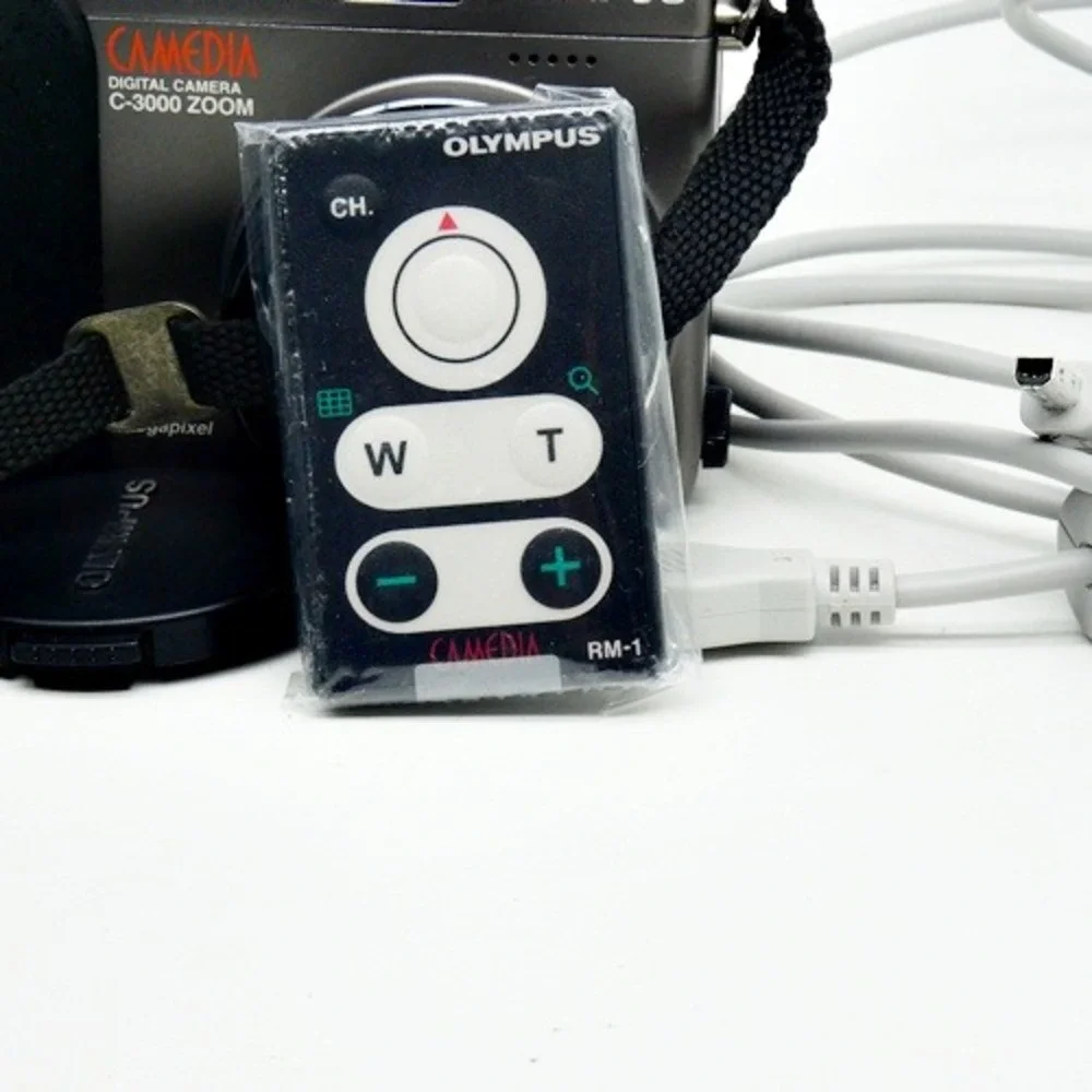 Olympus Camedia C-3000 ZOOM 3.3 MP 3x Optical Zoom With Accessories Fully TESTED